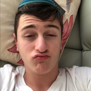 Meet your Posher, Jaron